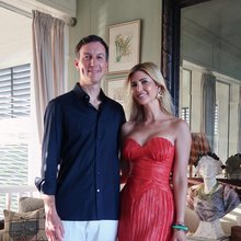 Η Ιβάνκα Τραμπ και ο σύζυγός της Τζάρεντ Κούσνερ στις Μπαχάμες
