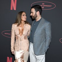 Η Τζένιφερ Λόπεζ με τον συμπρωταγωνιστή της Μπρετ Γκολντστάιν