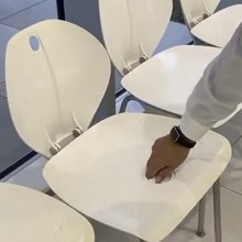 Σχολικές καρέκλες στην Ιαπωνία μετατρέπονται σε κράνος σε δευτερόλεπτα σε περίπτωση σεισμού