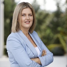 H Υπουργός Ενέργειας, Μεταλλείων και Ορυκτών Πόρων της χώρας, Σάνια Μποζίνοβσκα