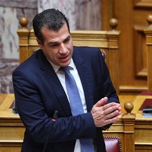 πλευρης στη βουλη