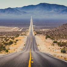 Ακριβώς έναν αιώνα μετά τη δημιουργία της, η Route 66 εξακολουθεί να ασκεί μια παράξενη γοητεία, όχι μόνο στους Αμερικανούς αλλά και σε χιλιάδες ταξιδιώτες / ALAMY