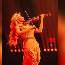 Η διεθνούς φήμης βιολίστρια Linda Lampenius θα εμφανιστεί στη σκηνή της Eurovision με τη Φινλανδία