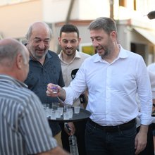 Ο ΝΙΚΟΣ ΑΝΔΡΟΥΛΑΚΗΣ ΣΤΙΣ ΚΑΛΥΘΙΕΣ ΡΟΔΟΥ
