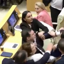 Kαβγάς στο κοινοβούλιο της Γεωργίας