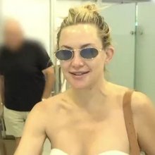 Η Κέιτ Χάντσον έφτασε για τις καλοκαιρινές της διακοπές στην Ελλάδα