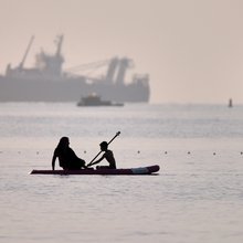 Πλοία αγκυροβολημένα στα Στενά του Ορμούζ