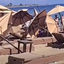Αναποδογυρισμένες ομπρέλες