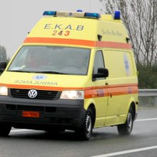 Ασθενοφόρο σε αυτοκινητόδρομο
