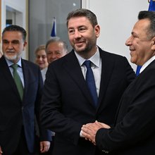 Επίσκεψη Ανδρουλάκη στο ΕΚΑΒ της Αθήνας: Για το ΠΑΣΟΚ είναι προτεραιότητα η αναγέννηση του ΕΣΥ