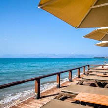 Καιρός: Ζέστη και θυελλώδεις άνεμοι έως 8 μποφόρ -Πού θα φτάσει η θερμοκρασία