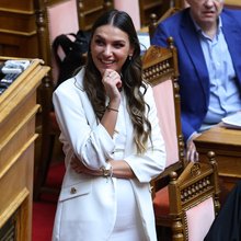 Συνεχίζει τις μεταγραφές το ΠΑΣΟΚ: Αύριο προσχωρεί στην Κοινοβουλευτική Ομάδα η Μυρτώ Κοροβέση