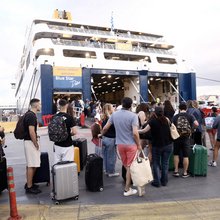 Μεγάλη έξοδος από τα λιμάνια της Αττικής