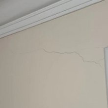 Στην Κυψέλη ξένοι ειδικοί στους μετροπόντικες -Διερευνούν τις ρωγμές σε σπίτια 