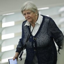 Η Βρετανίδα Βουλευτής Αν Γουίντεκομπ που βρέθηκε δολοφονημένη μέσα στο σπίτι της