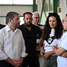 Ανδρουλάκης στον σταθμό φιλοξενίας πυρόπληκτων ζώων στα Μέγαρα: Χρέος να γίνουμε άλλος ένας κρίκος στην αλυσίδα αλληλεγγύης