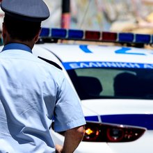 Άγρια επίθεση με ρόπαλα σε 36χρονη και τον ηλικιωμένο πατέρα της