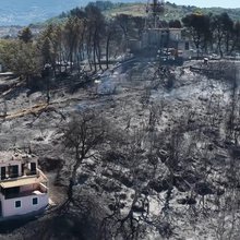 Καμένες εκτάσεις από τη φωτιά στη Φωκίδα