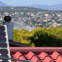 Φωτιά σε στέγη σχολείου στη Λούτσα -Στο σημείο δυνάμεις της πυροσβεστικής