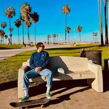 Ο skater που έγινε διεθνής σεφ -Ο John Σκοτίδας, με μια θεϊκή παέγια, έκανε τη Λίμνη Βουλιαγμένης νεανικό στέκι