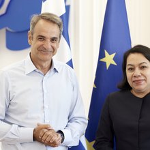 Συνάντηση Κ. Μητσοτάκη με την υποψήφια για τη θέση του ΓΓ του ΟΗΕ Κάρολιν Ροντρίγκες-Μπίρκετ