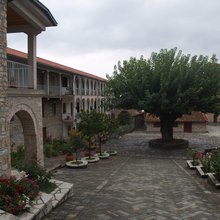 Οδοιπορικό στις Μονές της Πίνδου: Γιατί οι περισσότερες είναι αφιερωμένες σε αγίους που τιμώνται καλοκαίρι