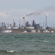 Διυλιστήριο πετρελαίου στη Βενεζουέλα