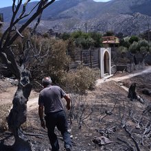Πυρόπληκτοι: Έως 6.000 ευρώ για οικοσκευές, επιδότηση ενοικίου και αναστολή φορολογικών υποχρεώσεων
