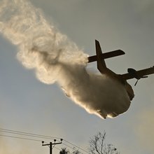 Φωτιά στα Διάσελλα Ηλείας: Σηκώθηκαν έξι αεροσκάφη -Εστάλη μήνυμα από το 112, «παραμείνετε στην πλατεία του χωριού»