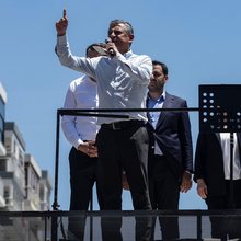 Τουρκία: Η κρίση του CHP γεννά νέο αντίπαλο για τον Ερντογάν -Το στοίχημα του Οζγκιούρ Οζέλ για τις εκλογές του 2028