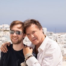 Ο Στράτος Τζώρτζογλου και ο γιος του Αλκιβιάδη Φωτογραφία/ IG: @stratostzortzoglouofficial