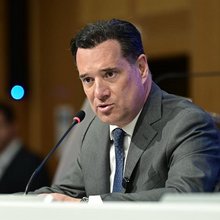 Άδωνις Γεωργιάδης: «Ε, όχι και ο Αρβανίτης» -Η ανάρτηση απάντηση στο να «παραιτηθεί ο υπουργός του μπάφου»
