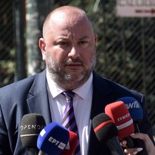 «Στημένη μήνυση -Το ηχητικό είναι προϊόν ΑΙ», απαντά ο δικηγόρος Ανδρέας Θεοδωρόπουλος στις καταγγελίες για βία κατά του παιδιού του