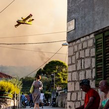 Κόλαση φωτιάς στο διάσημο νησί Μπρατς της Κροατίας – Κινδύνεψαν κάτοικοι και τουρίστες