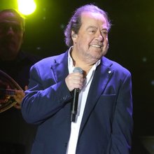 Ο εμβληματικός τραγουδιστής, Γιάννης Πάριος