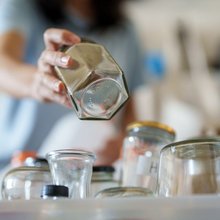 Αυτά τα 7 καθημερινά αντικείμενα φυλάσσονται καλύτερα σε γυάλινα βάζα, σύμφωνα με επαγγελματίες οργανωτές χώρων