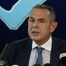 Καμμένος για Τσίπρα: Είπα στον Τραμπ ότι οι συμφωνίες κλείνουν ευκολότερα με αριστερό πρωθυπουργό -Πολιτικό AirBnB συμφερόντων ο Σαμαράς