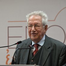 Γιάννης Μαρίνος