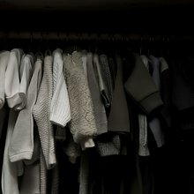 Τα παλτό δεν μπαίνουν πια σε κρεμάστρες: Το ιαπωνικό κόλπο για την αποθήκευσή τους πριν από το φθινόπωρο