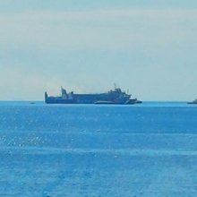 Βίντεο: Η ρυμούλκηση του Blue Carrier 2 που έπιασε φωτιά ανοικτά της Μυκόνου