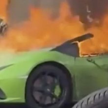  Lambrghini στη Γαλλία πήγαινε με 200 χλμ και συγκρούστηκε με άλλο αυτοκίνητο