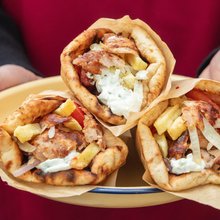 Πού τρώμε σουβλάκια στην Αθήνα τώρα: 5 top επιλογές -Από καλαμάκι προβατίνας μέχρι τυλιχτό με γουρουνοπούλα