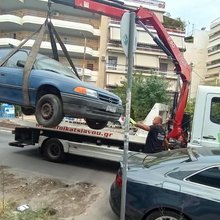 Απομάκρυνση παρατημένων αυτοκινήτων από τους δρόμους της Αθήνας 