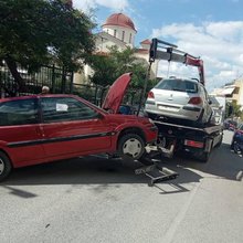 Απομάκρυνση παρατημένων αυτοκινήτων από τους δρόμους της Αθήνας 