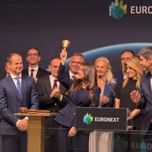 Η Ειρήνη Μαρινάκη χτύπησε το παραδοσιακό κουδούνι
