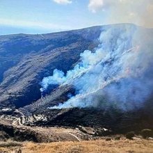 Φωτιά στην Τζια: Καίει σε δασική έκταση, επιχειρούν 2 εναέρια