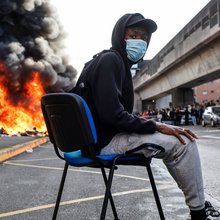 Συνελήφθη μαθητής λυκείου για τη φρικτή επίθεση σε γυναίκα στη Γαλλία -Ο 15χρονος της έβαλε φωτιά στο πρόσωπο