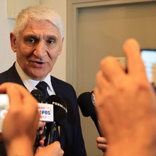 O Παναγιώτης Γιαννάκης κατά τη διάρκεια της παρουσίασης της αυτοβιογραφίας του «Τρωτός Άτρωτος»