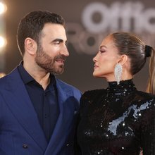 Με νέο, νεότερο, σύντροφο η Τζένιφερ Λόπεζ -Η μεγάλη διαφορά από τον «συνοφρυωμένο» Μπεν Άφλεκ