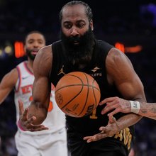 Αγωνιστικό στιγμιότυπο από αγώνα του NBA ανάμεσα σε Καβαλίερς και Νικς στο NBA